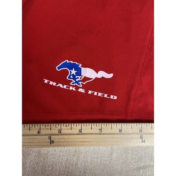 Under Armour Men's Size large Track and Filed Red with pockets  shorts - Picture 8 of 10